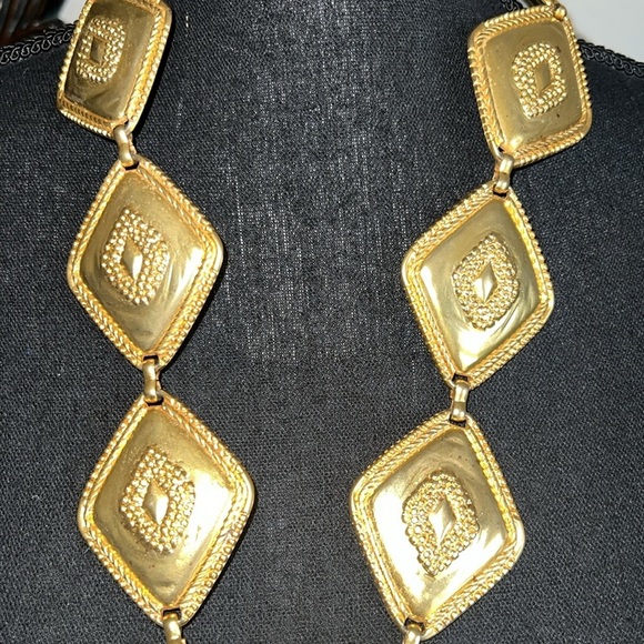 ESCADA Women’s Gilded Gold Tone Ornate Diamond Shaped Heavy Metal Designer Belt - Picture 3 of 16